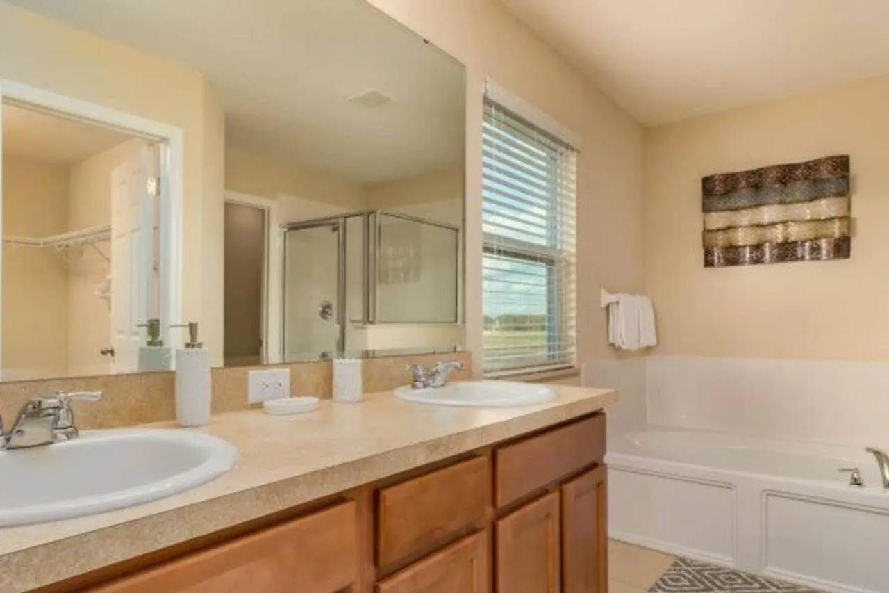 Marbella South - Lovely 5Bd/3.5Ba Ph #5Ms040 Davenport